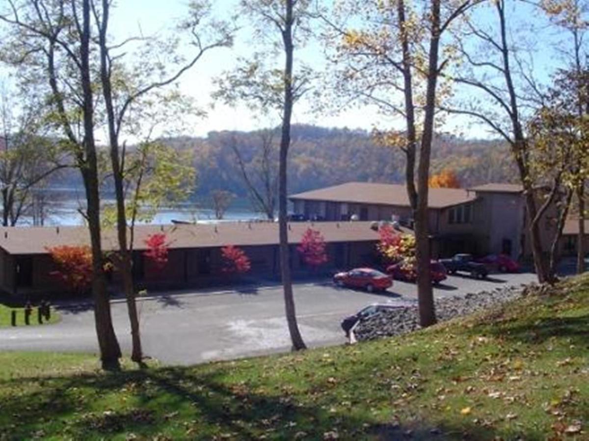 Tygart Lake Lodge Grafton 외부 사진