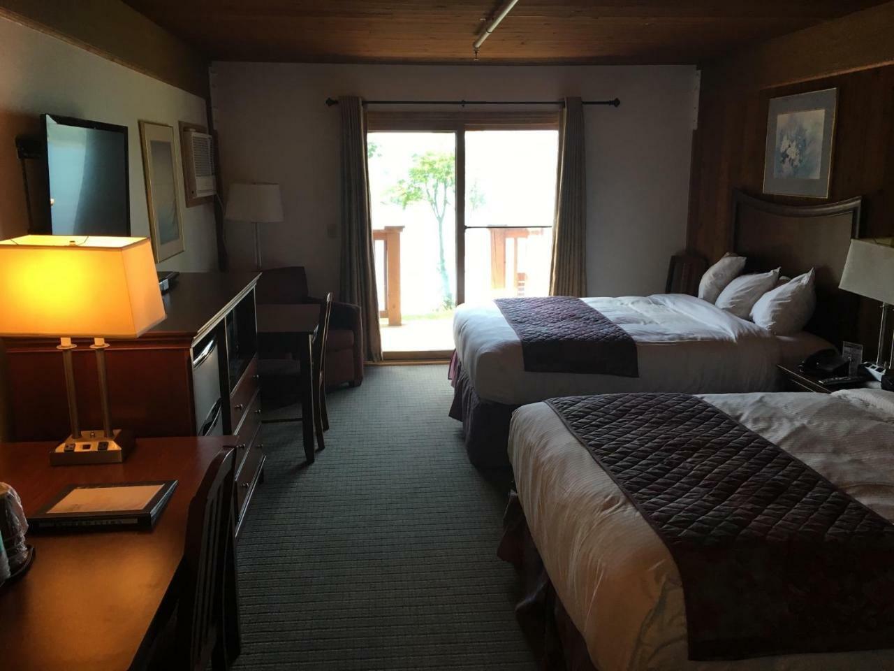 Tygart Lake Lodge Grafton 외부 사진